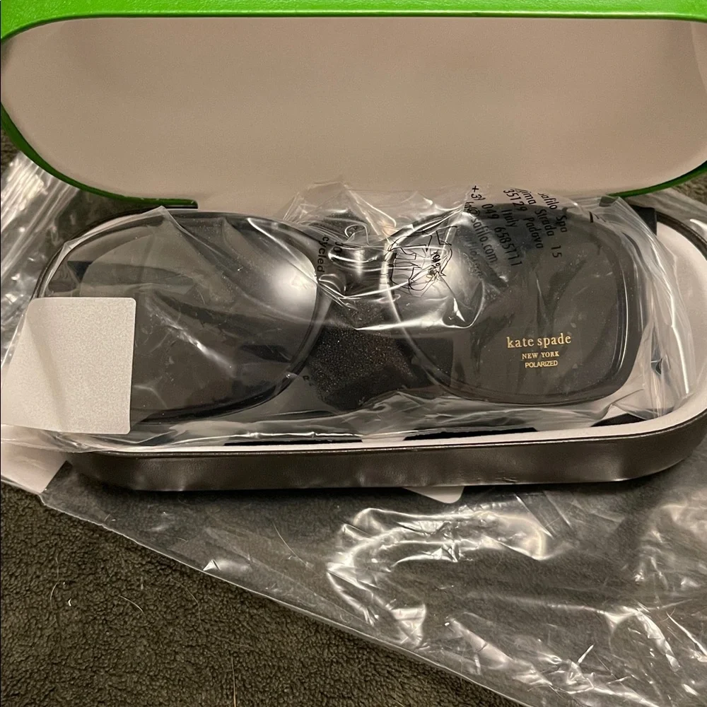 Kate Spade Annika sunglasses - Picture 2 of 6